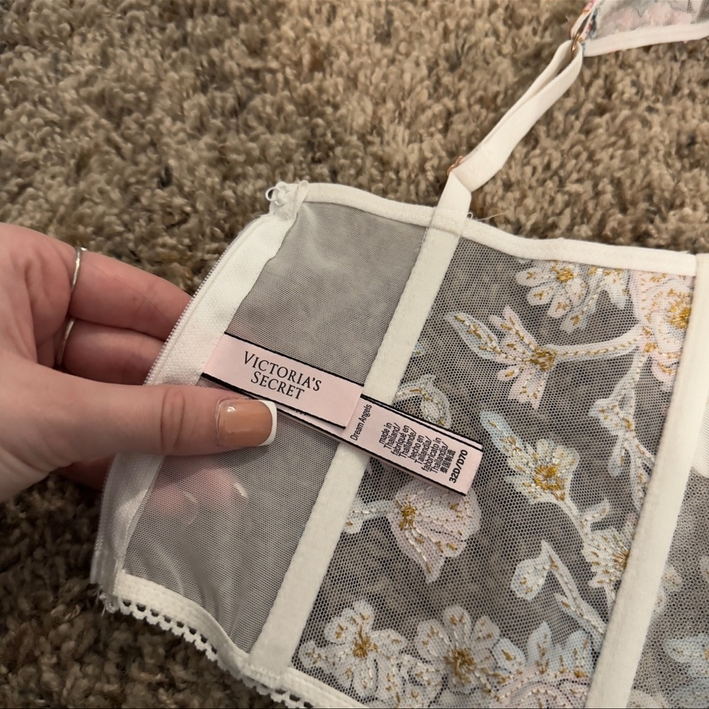 Victoria's Secret Floral Lace Corset & Panty Lingerie Set - Picture 7 of 12